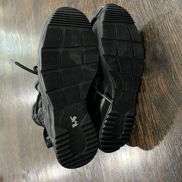 NIKE Tanjun Boots Women’s 8.5 High Rise Black Anthracite Fleece Lined A00355-002 - Picture 6 of 6